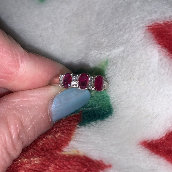 10K solid gold Ruby and Diamond Ring - Picture 13 of 15